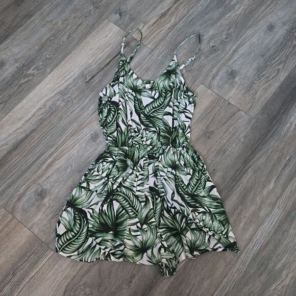 H&M Pants - NWOT, H&M • Tropical Floral Romper, Size XS